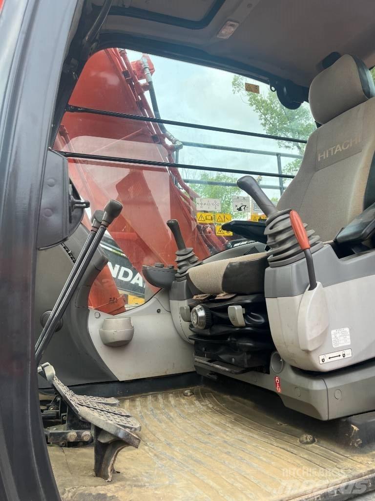 Hitachi 130 Roomikekskavaatorid