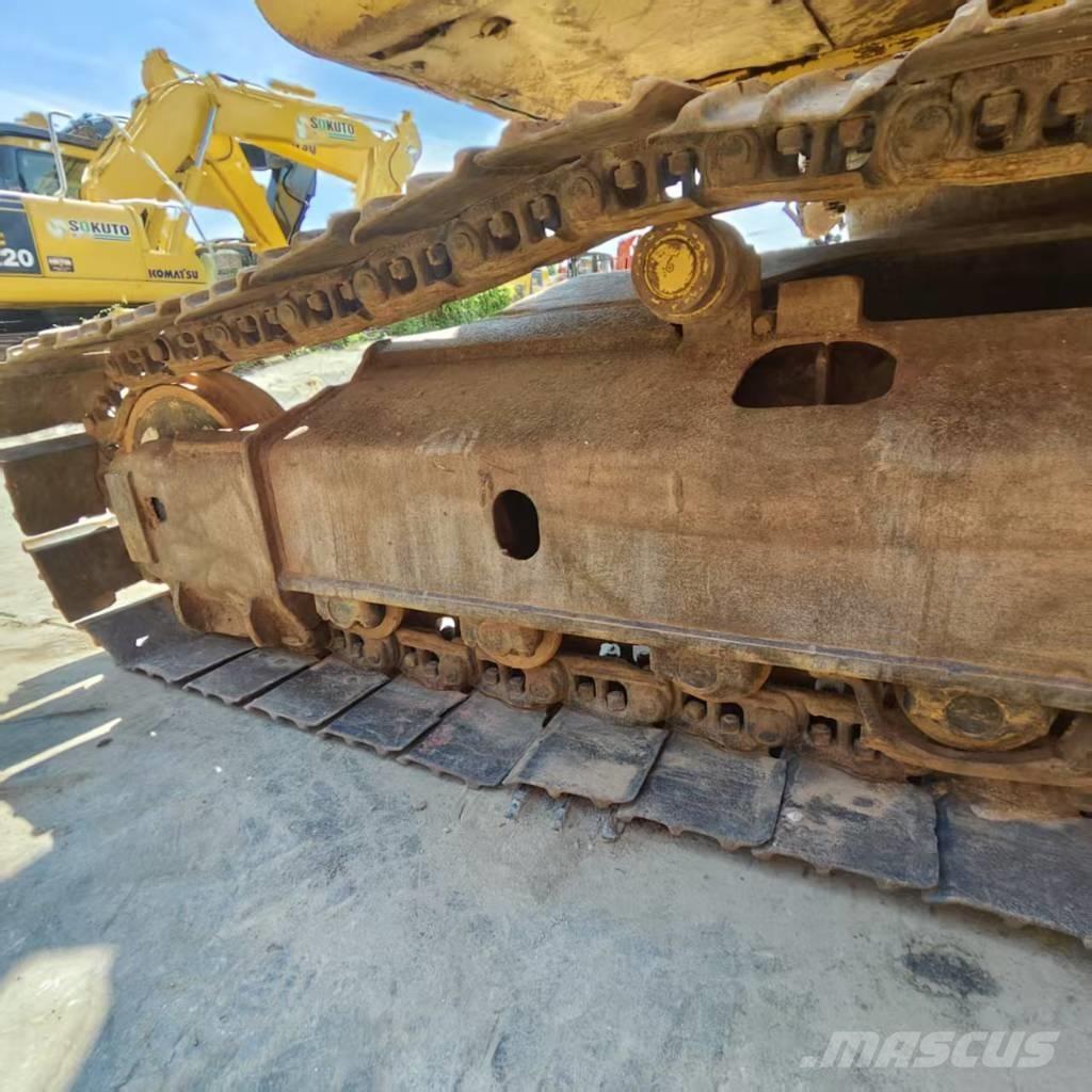 Komatsu PC 240 LC-7 Roomikekskavaatorid