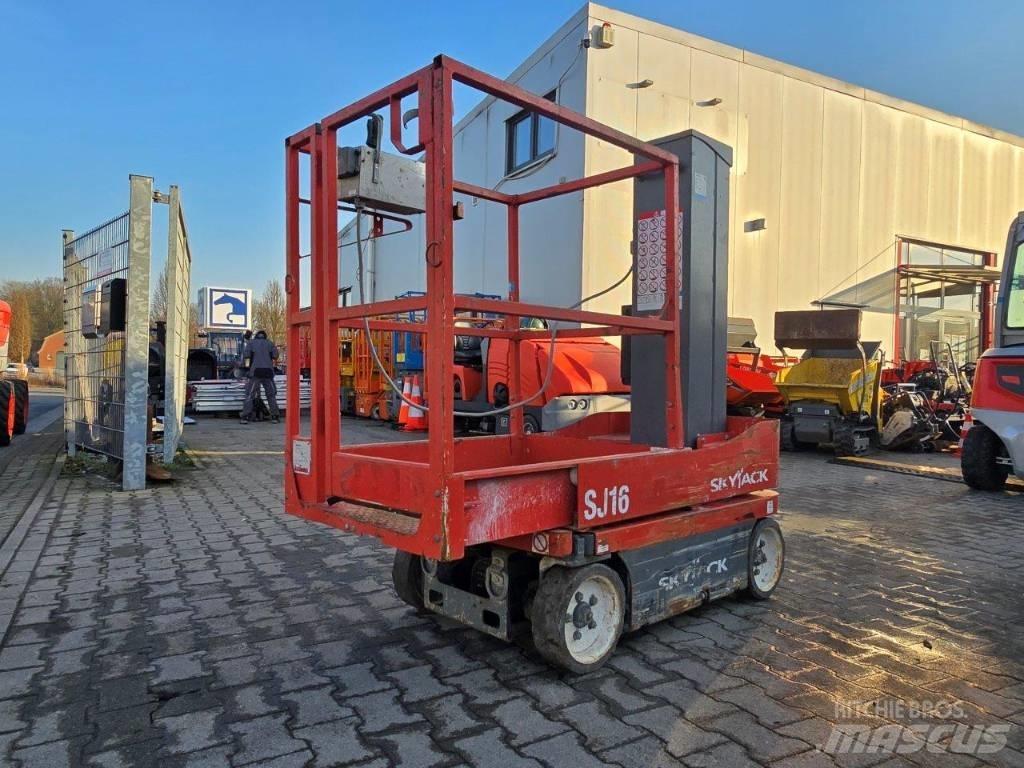 SkyJack SJ 16 Vertikaalsed mast tõstukid