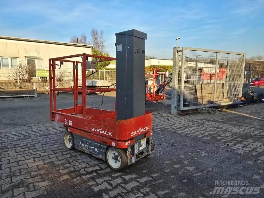 SkyJack SJ 16 Vertikaalsed mast tõstukid
