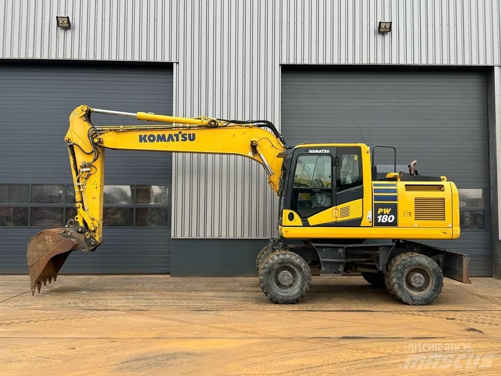 Komatsu PW180-11 Ratasekskavaatorid