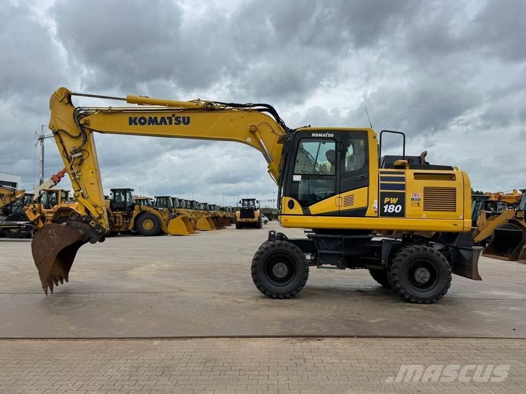 Komatsu PW180-11 Ratasekskavaatorid