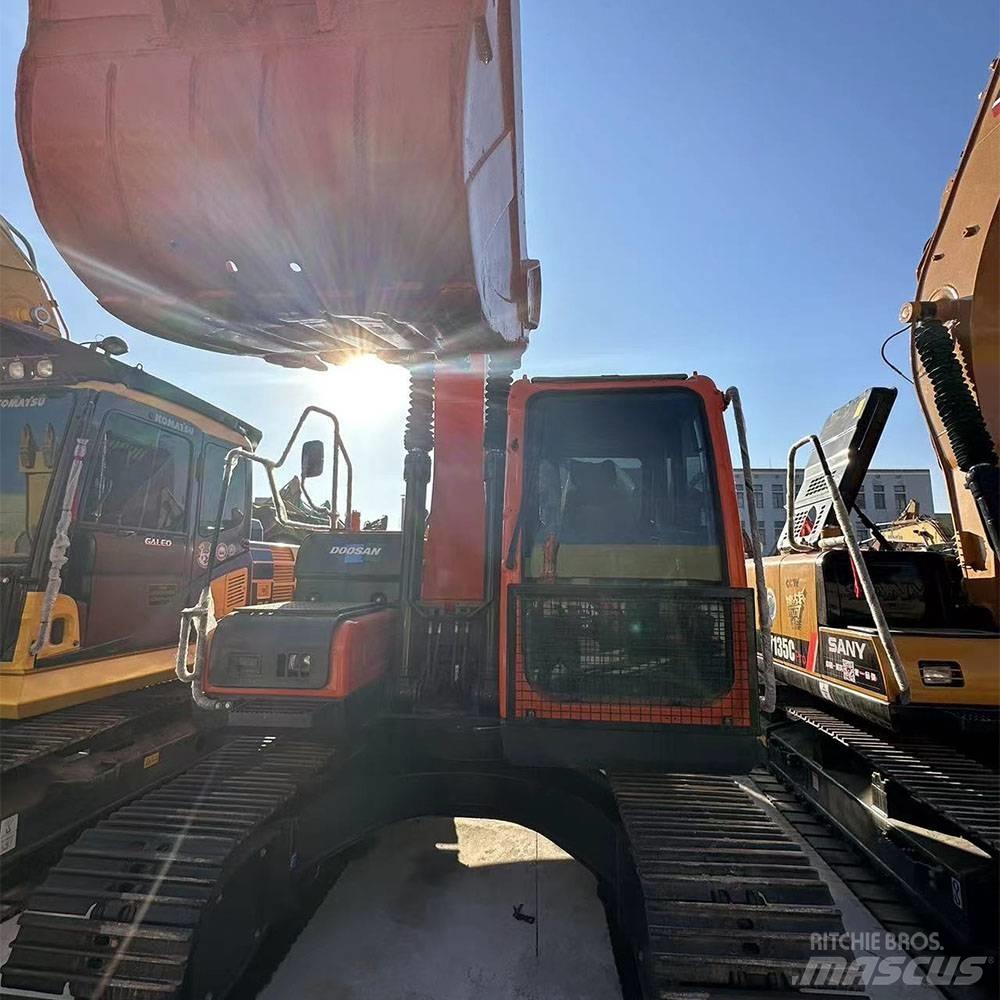 Doosan DX150LC-9C Roomikekskavaatorid