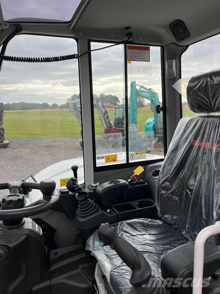 Takeuchi TB 370 W Ratasekskavaatorid