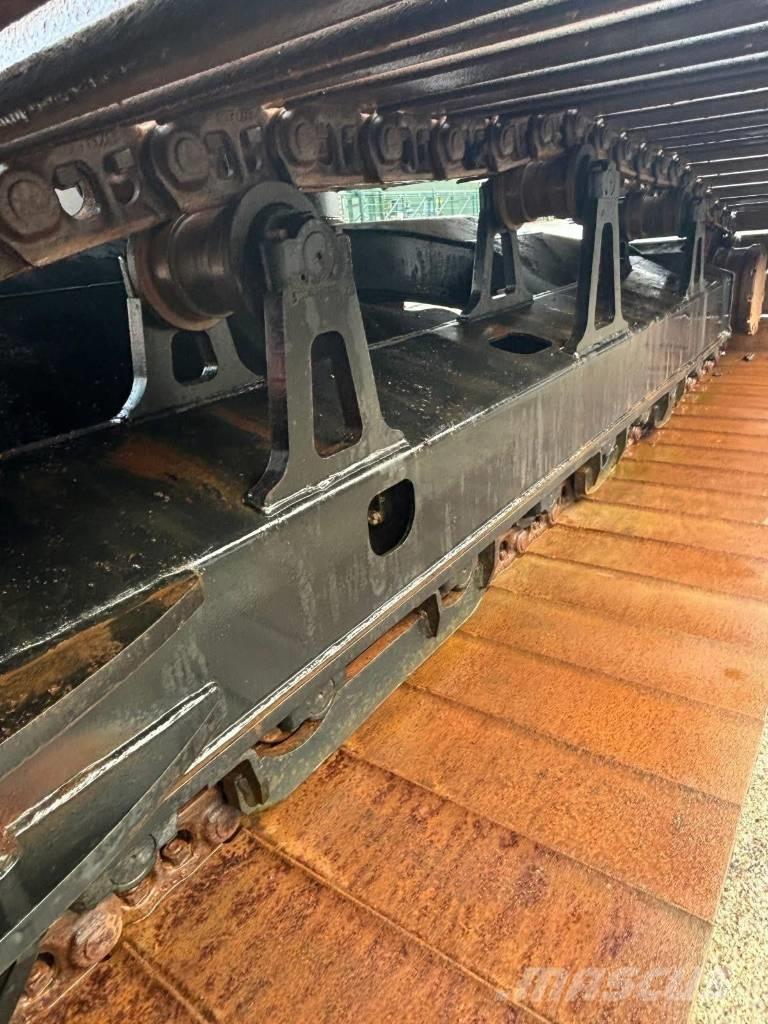 Hitachi ZX130LCN-6 Roomikekskavaatorid