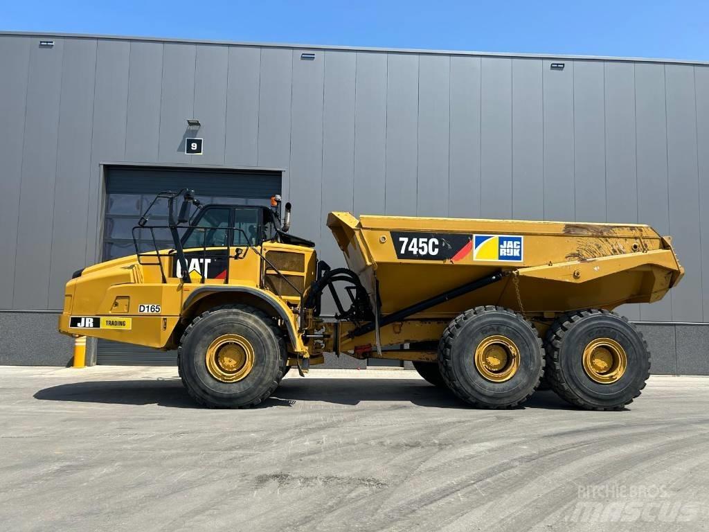CAT 745 C Liigendraamiga pinnaseveokid