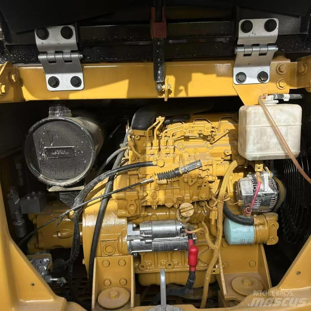 CAT 306E Roomikekskavaatorid