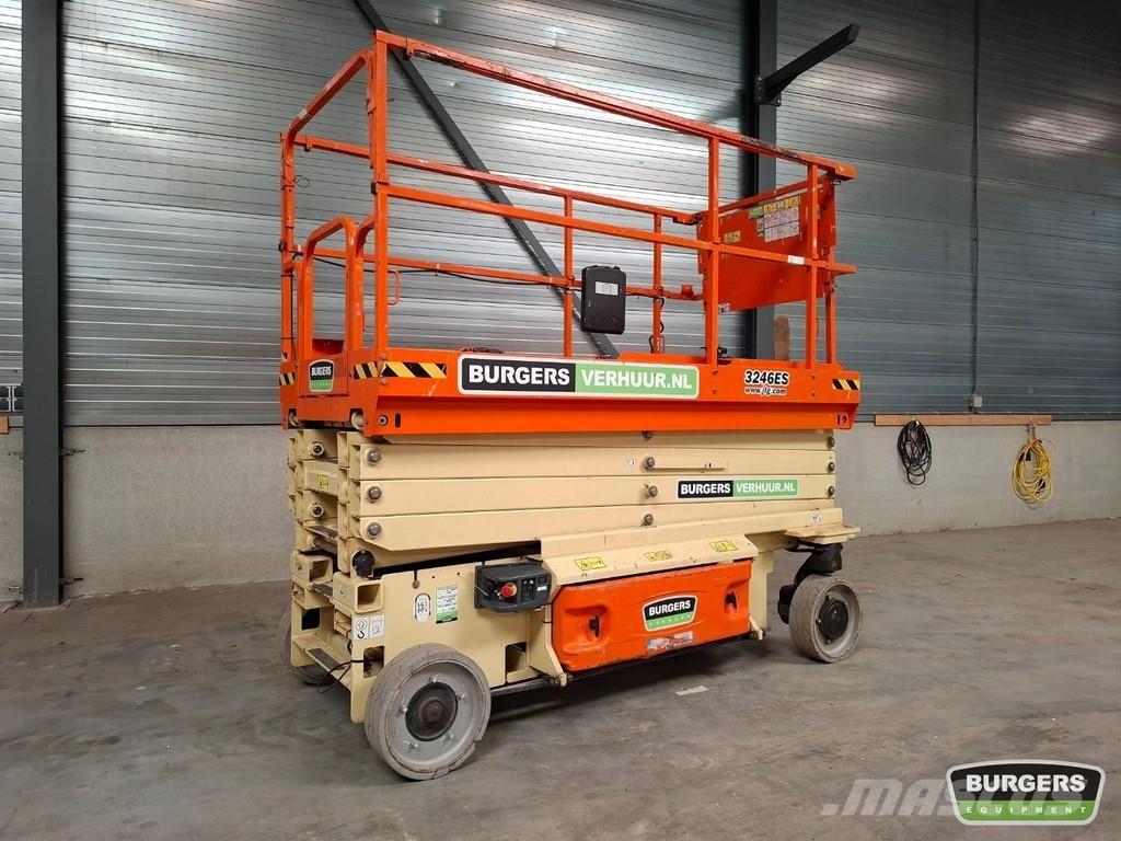 JLG 3246ES Käärtõstukid