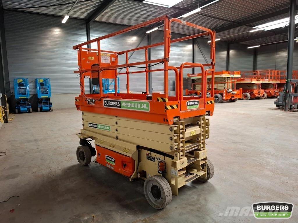JLG 3246ES Käärtõstukid