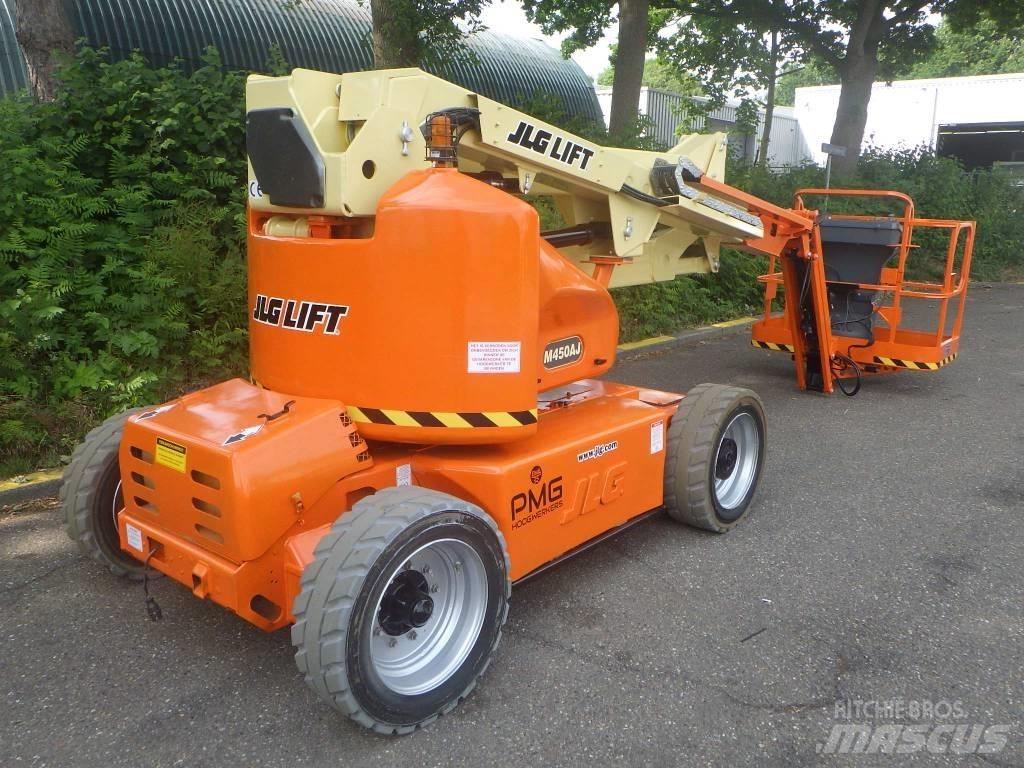 JLG M450AJ Iseliikuvad poomtõstukid