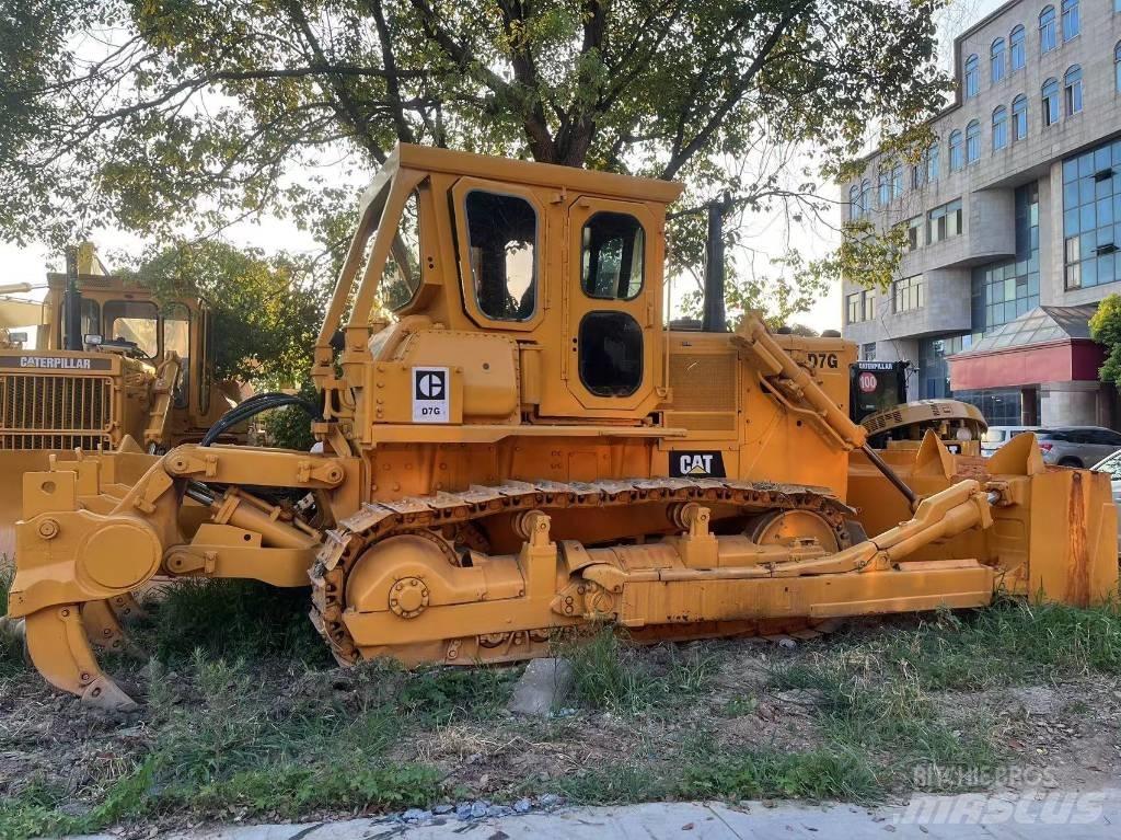 CAT D 7 G Buldooserid