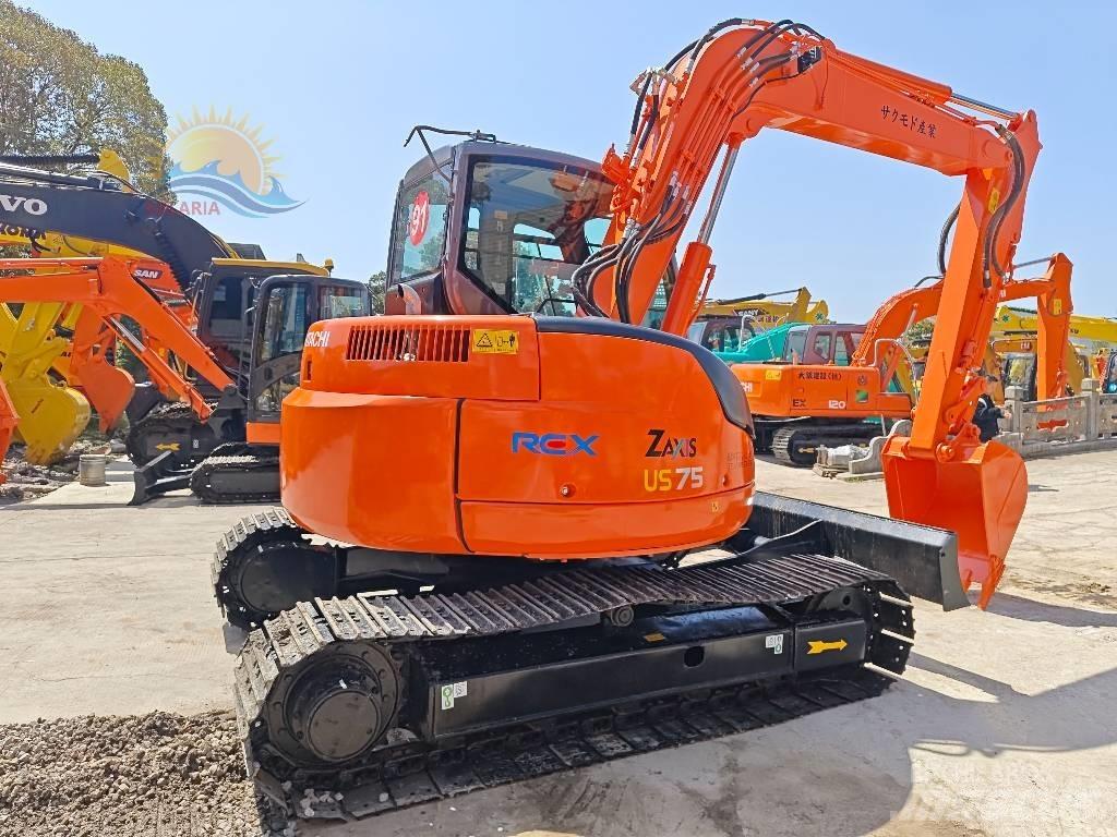 Hitachi ZX 75 Väikeekskavaatorid 7t-12t