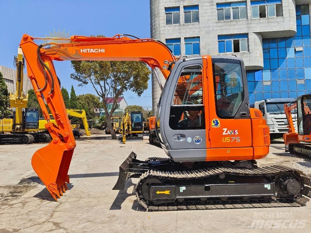 Hitachi ZX 75 Väikeekskavaatorid 7t-12t
