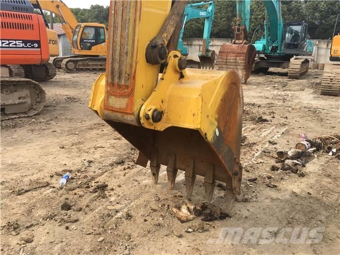 Komatsu PC 200-7 Roomikekskavaatorid
