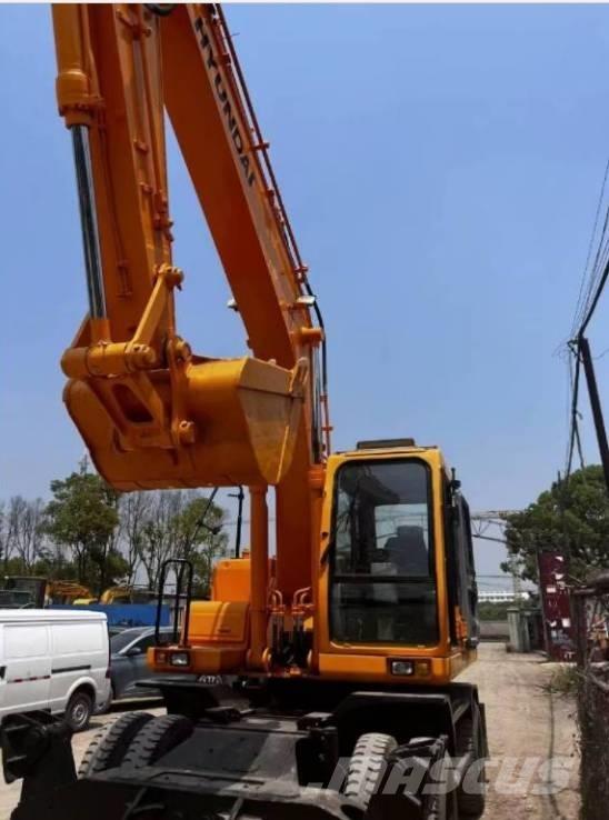 Hyundai 210 W-7 Ratasekskavaatorid