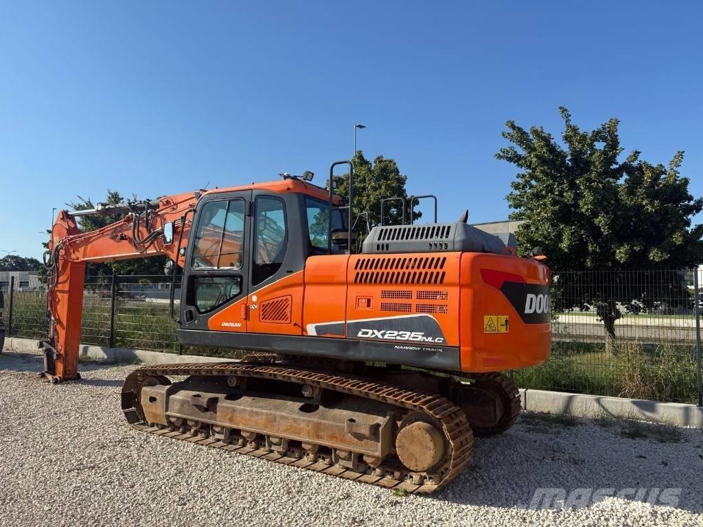 Doosan DX 235 NLC-5 Roomikekskavaatorid
