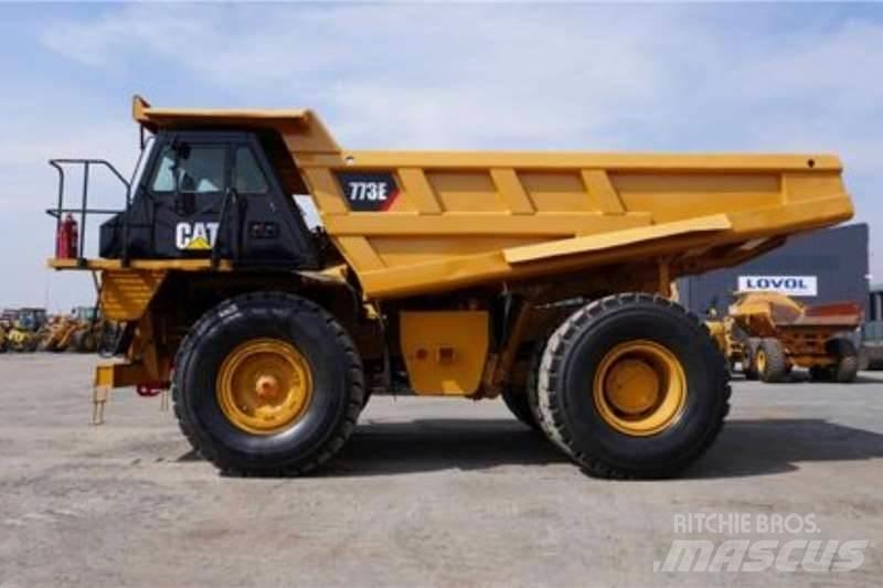 CAT 773E Liigendraamiga pinnaseveokid