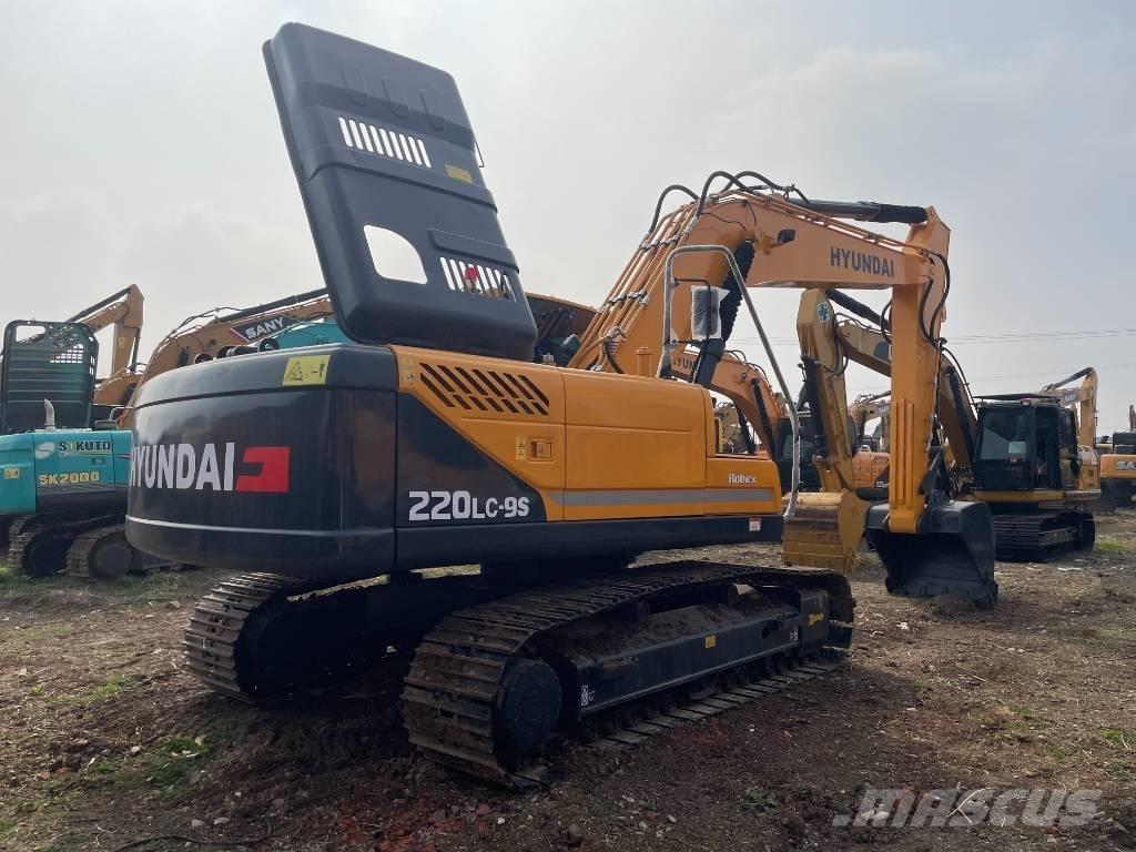 Hyundai 225LC-9S Roomikekskavaatorid