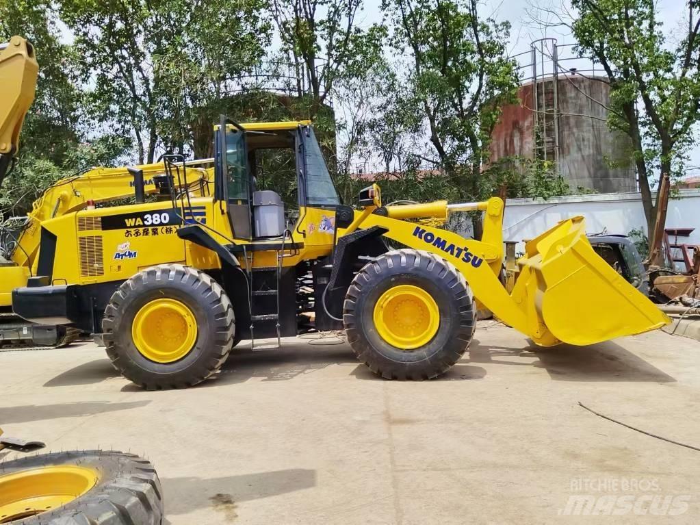 Komatsu WA 380 Rataslaadurid