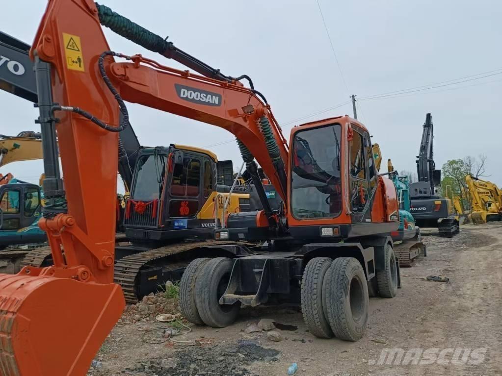 Doosan 150 W-7 Ratasekskavaatorid