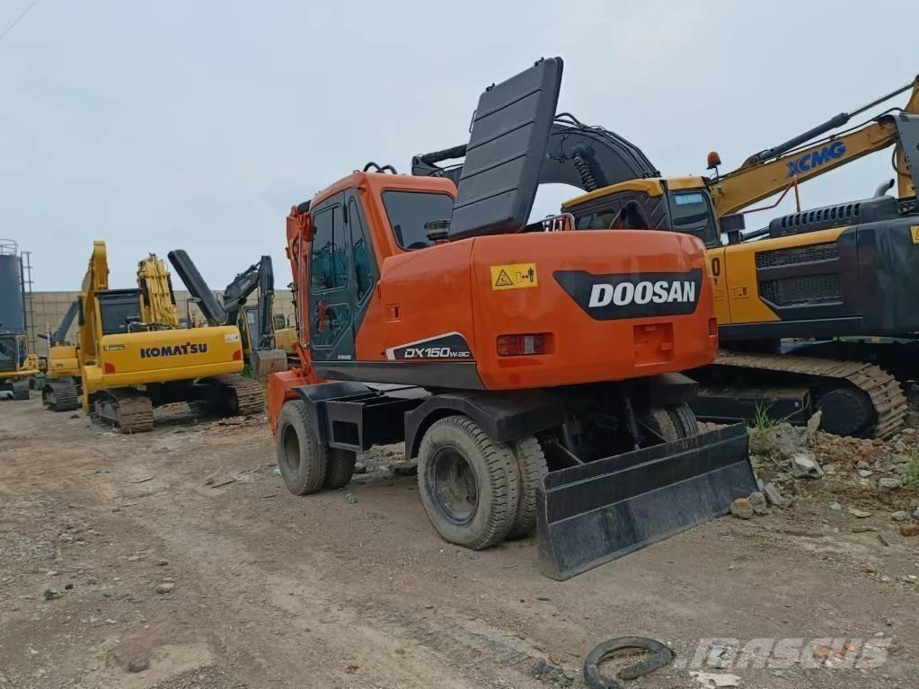 Doosan 150 W-7 Ratasekskavaatorid
