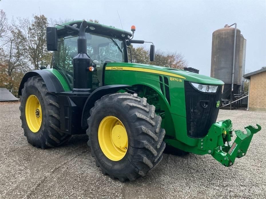 John Deere 8370 R Traktorid