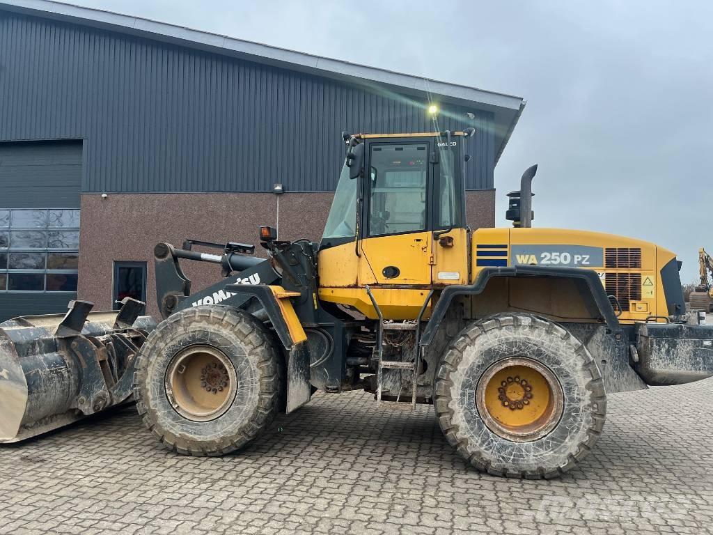 Komatsu WA 250 PZ-5 Rataslaadurid