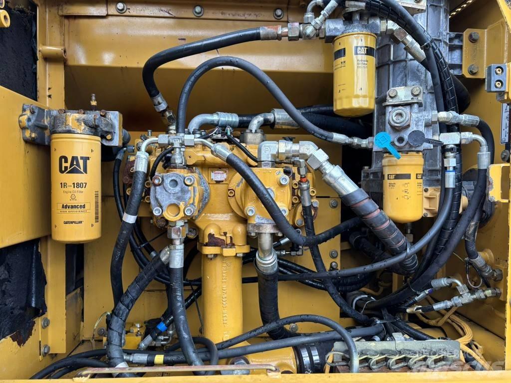 CAT 325 CL Roomikekskavaatorid
