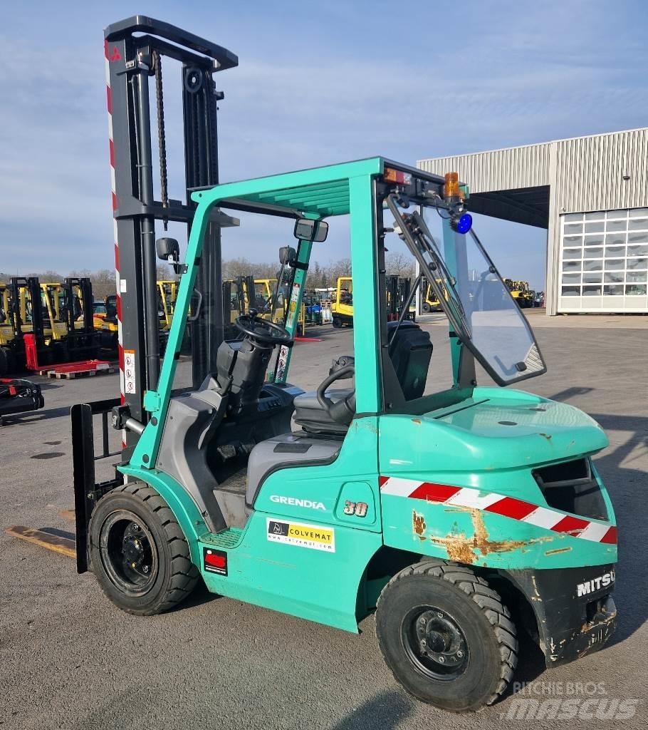Mitsubishi FD30N Lükandmastiga tõstukid
