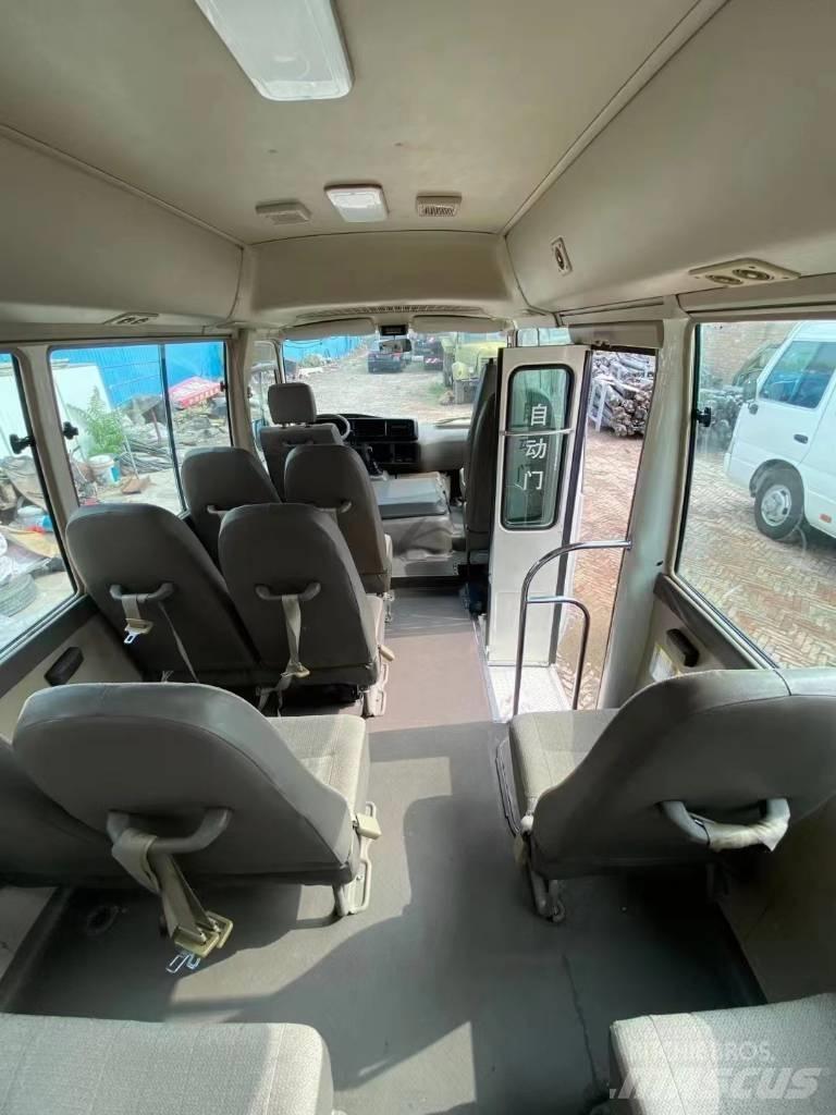 Toyota Coaster Bus Väikebussid