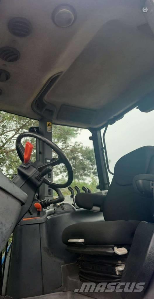 New Holland TM 150 Traktorid