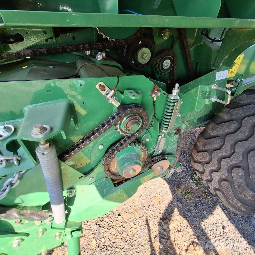 John Deere V 451 M Ruloonpressid