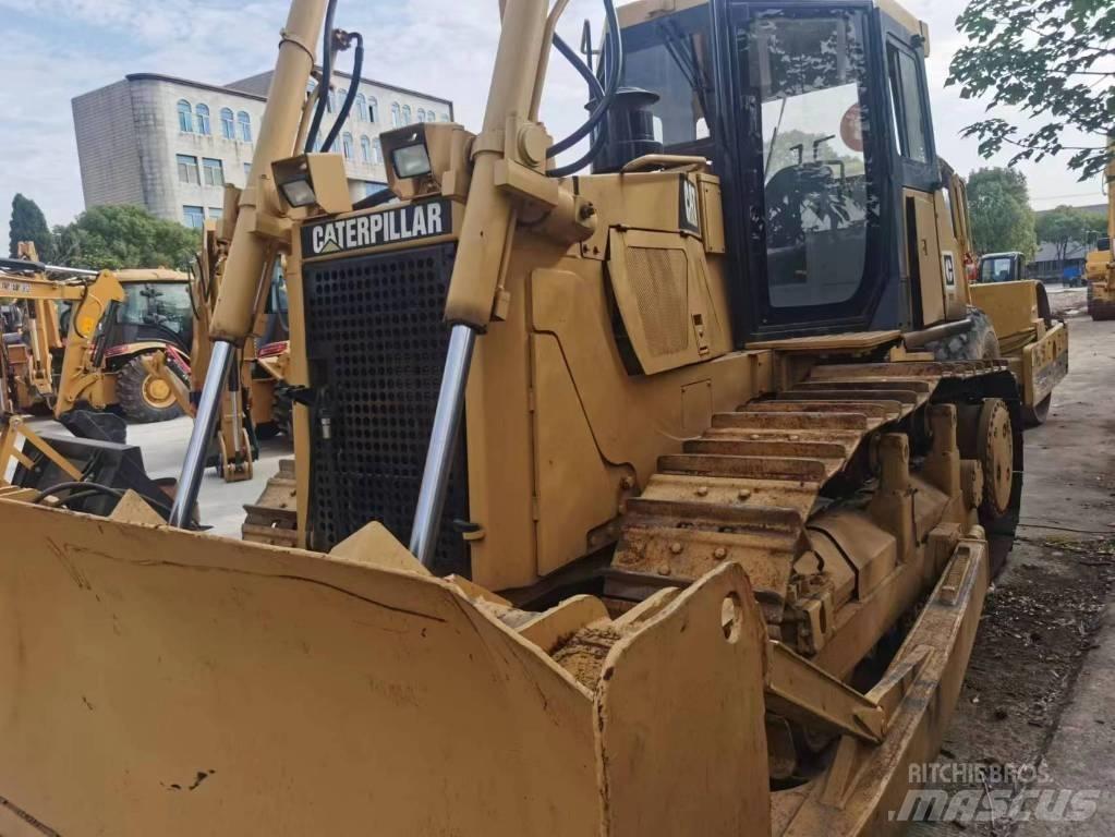 CAT D 7 G Buldooserid