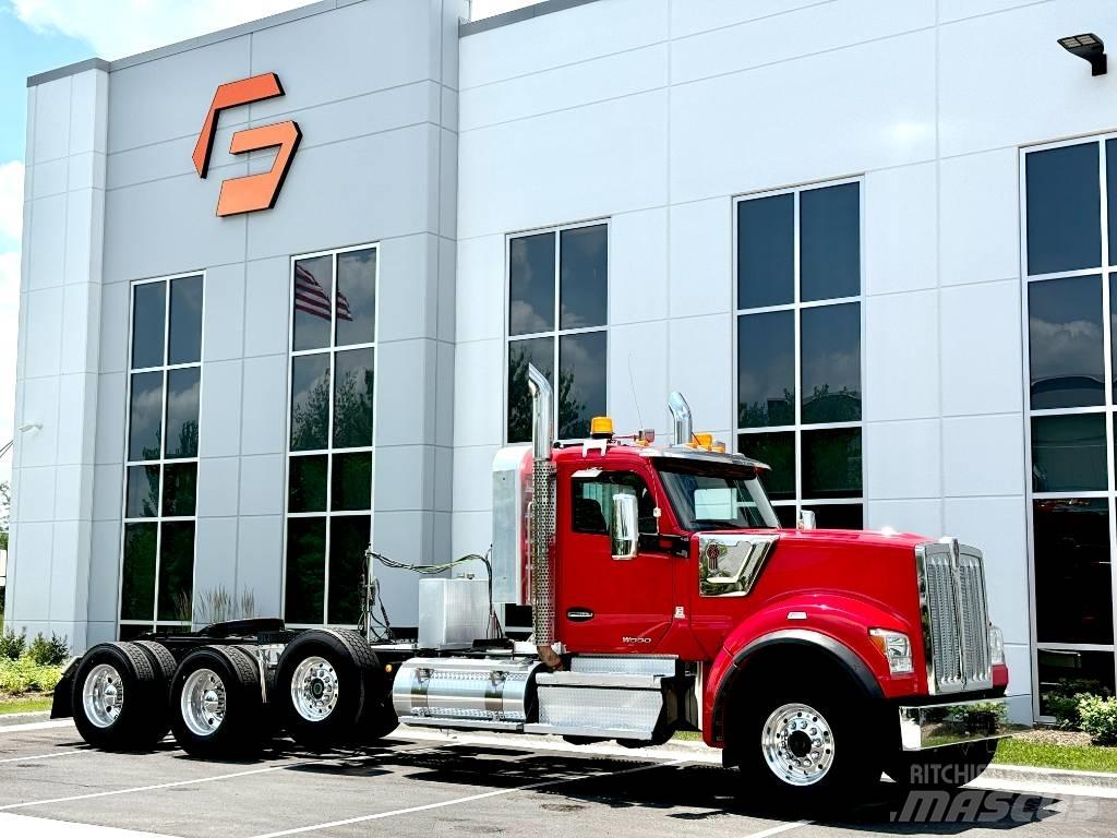 Kenworth W 990 Sadulveokid
