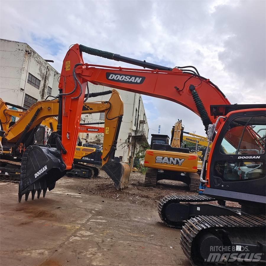 Doosan DX300 Roomikekskavaatorid