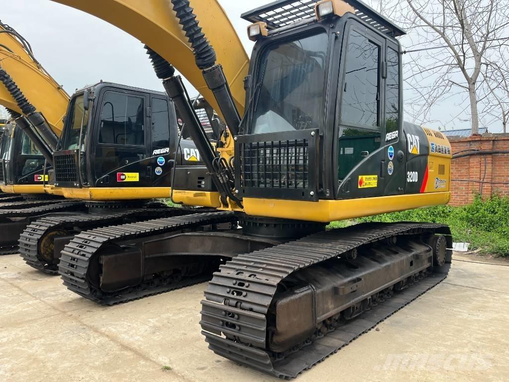 CAT 320 D Roomikekskavaatorid