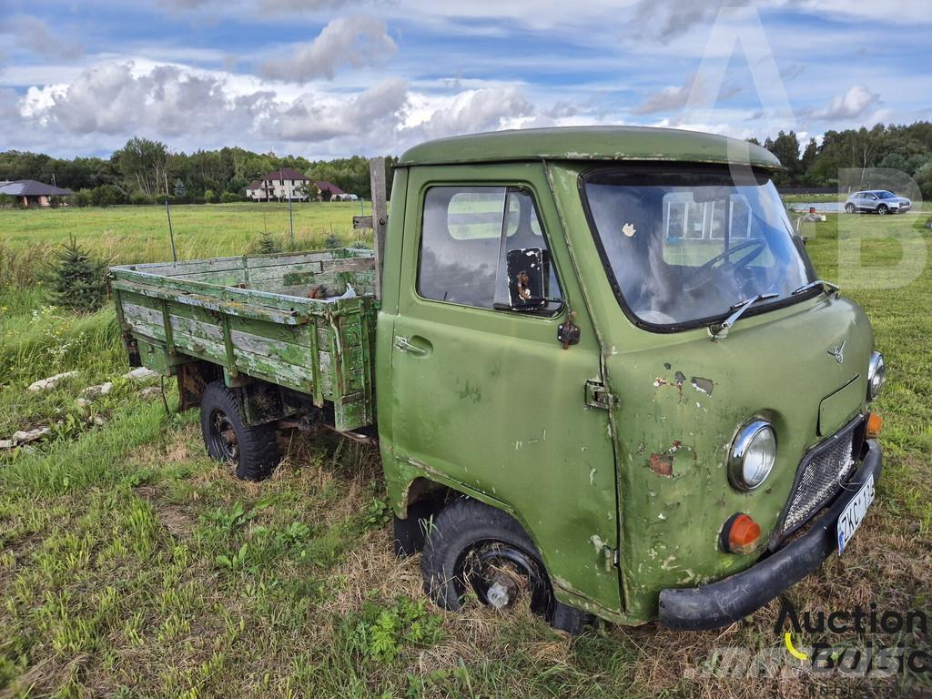  UAZ 452 Madelkaubikud