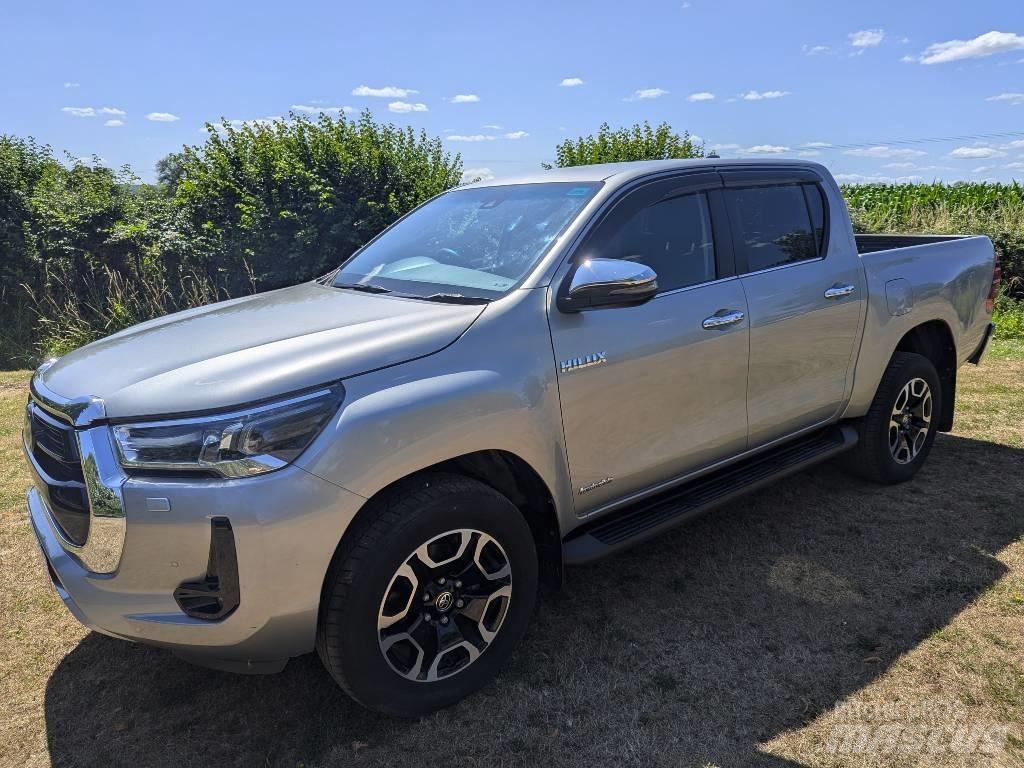 Toyota Hilux Madelkaubikud