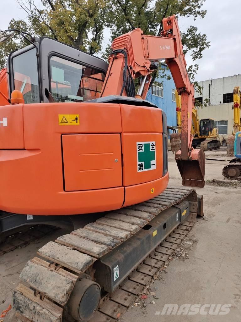 Hitachi ZX 75 Väikeekskavaatorid 7t-12t