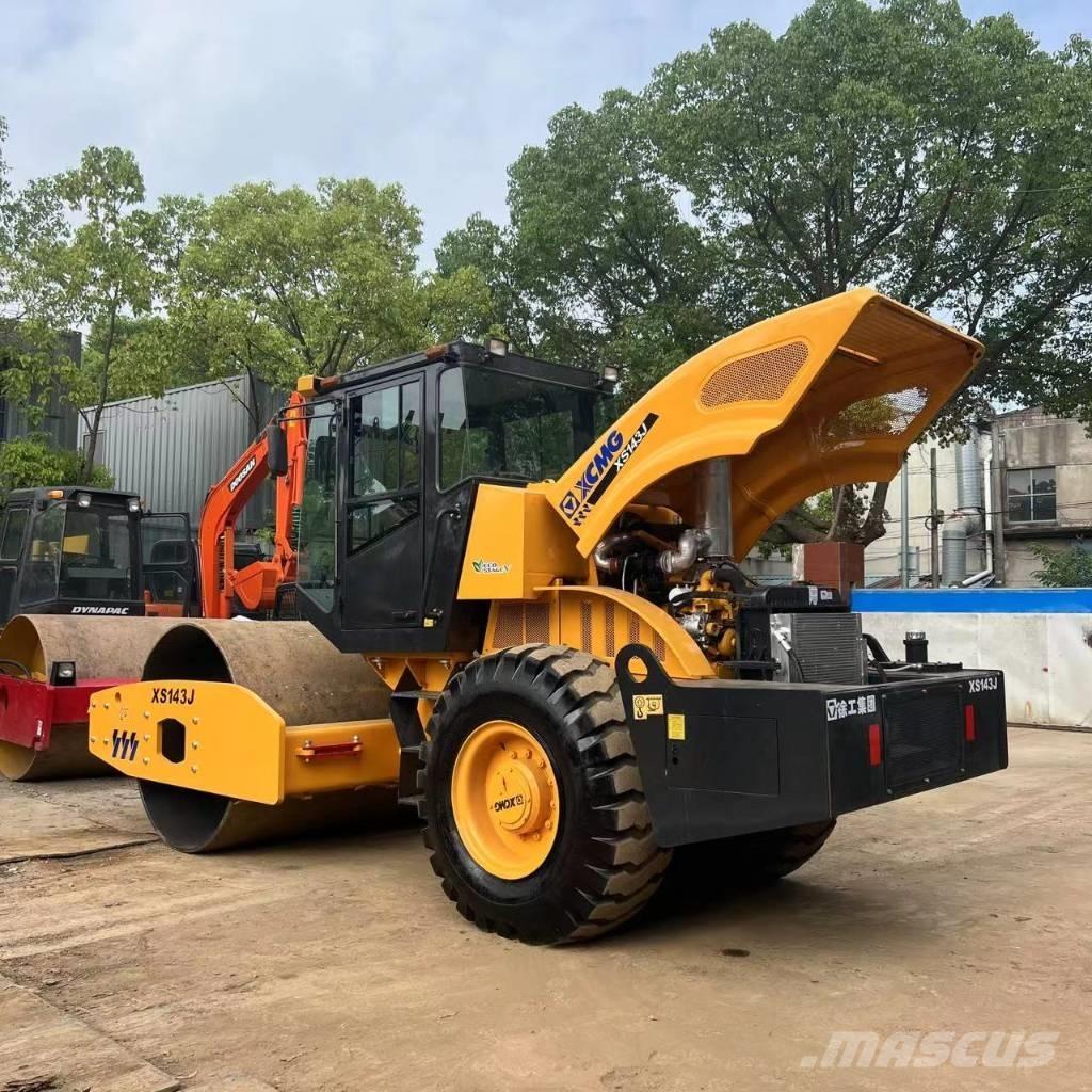 XCMG XS 143 J Ühe trumliga rullid