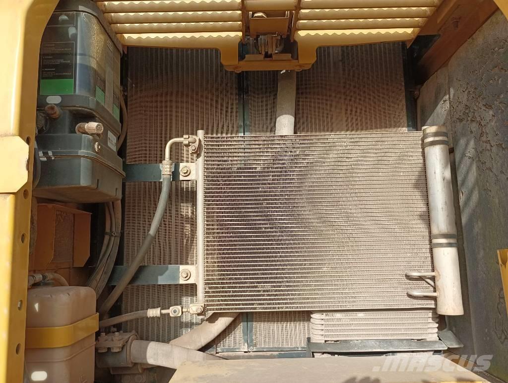 Komatsu PC 210 LC-8 Roomikekskavaatorid