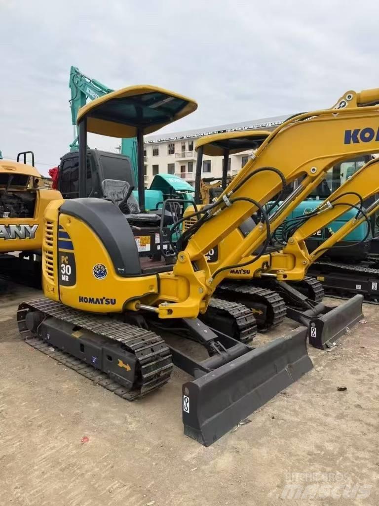 Komatsu 30 Roomikekskavaatorid