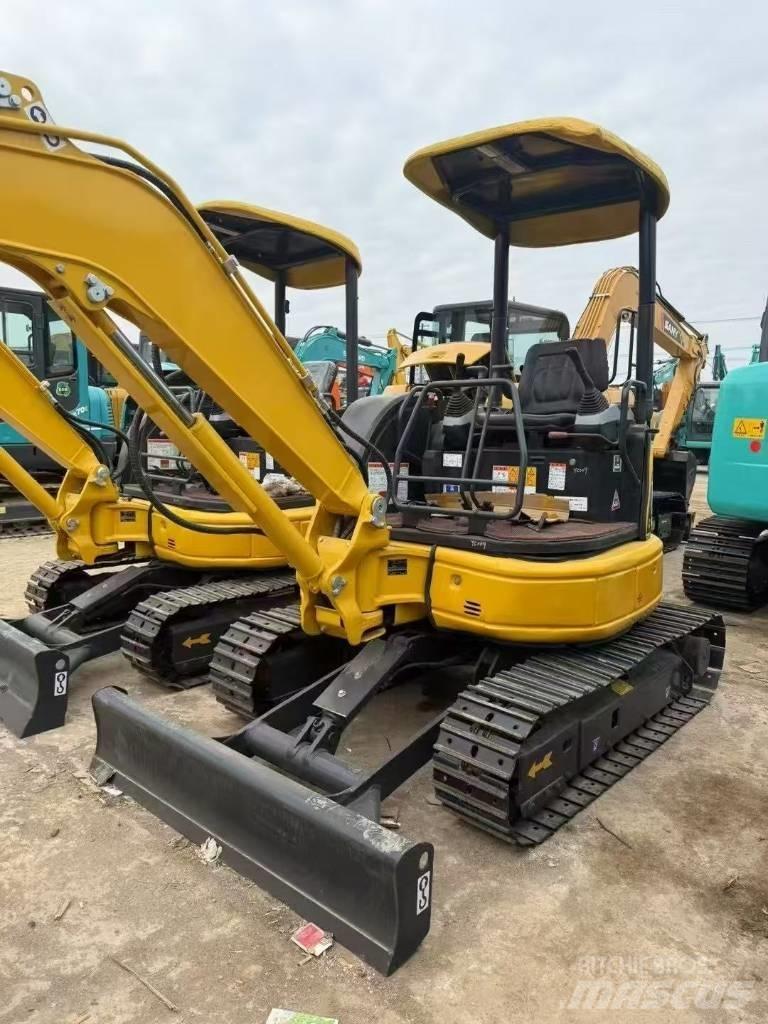 Komatsu 30 Roomikekskavaatorid