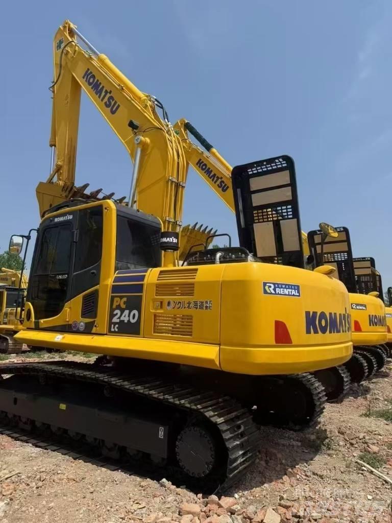 Komatsu 240LC-8 Roomikekskavaatorid