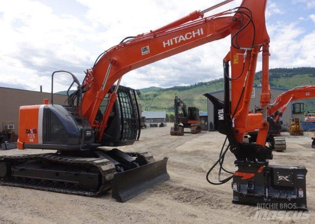 Hitachi ZX 135 US-3 Roomikekskavaatorid