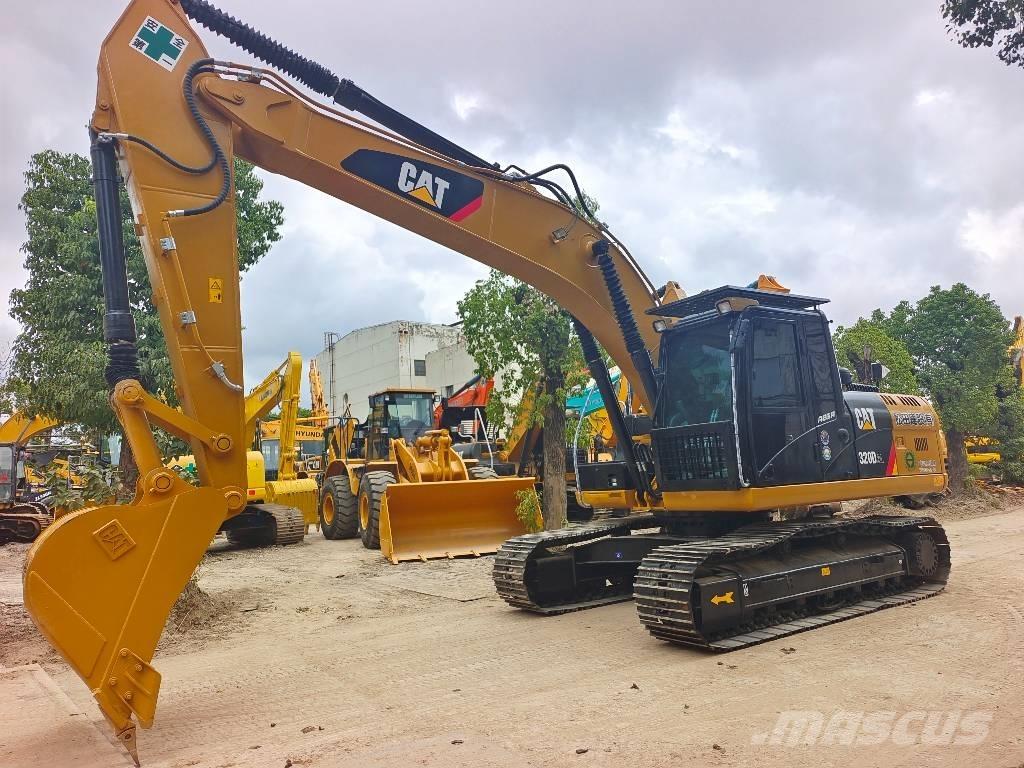 CAT 320D Roomikekskavaatorid
