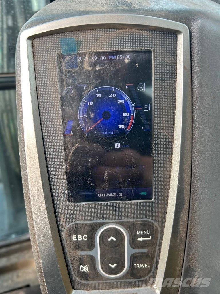 Hyundai HX 55 Roomikekskavaatorid