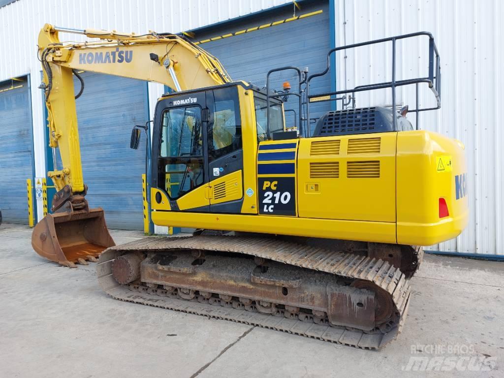 Komatsu PC210LC-10 Roomikekskavaatorid
