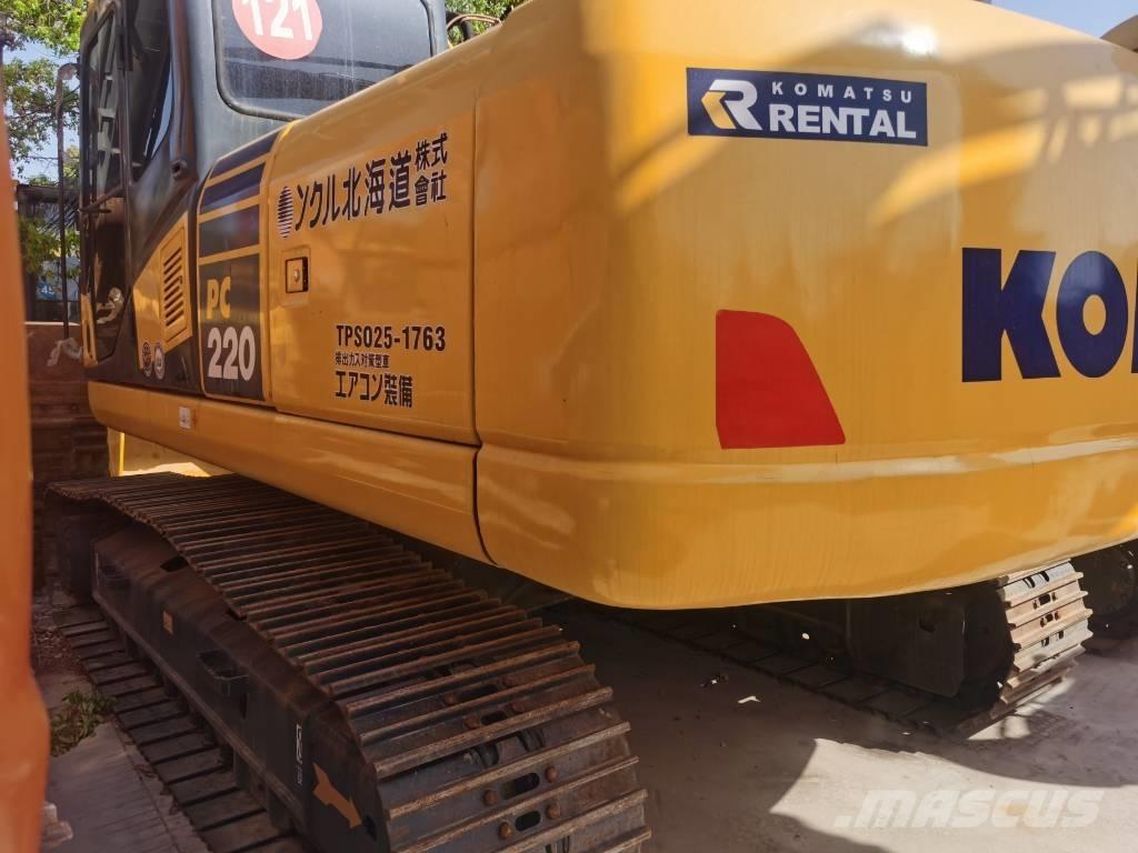 Komatsu PC 220-7 Roomikekskavaatorid