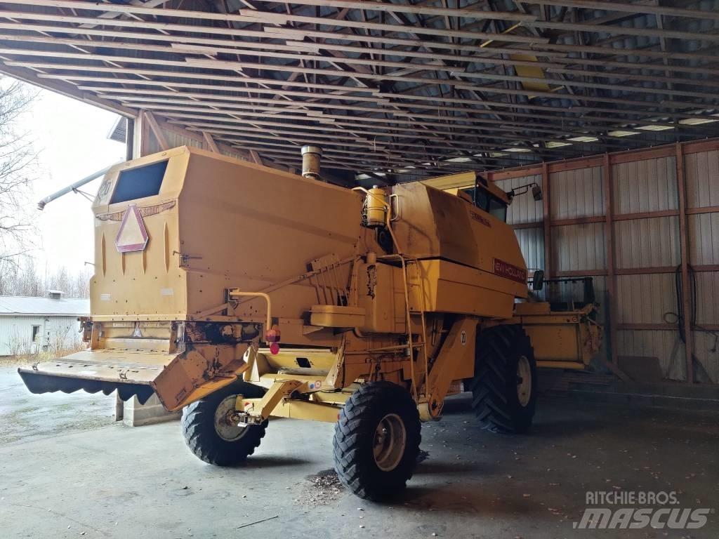New Holland 8030 Teraviljakombainid